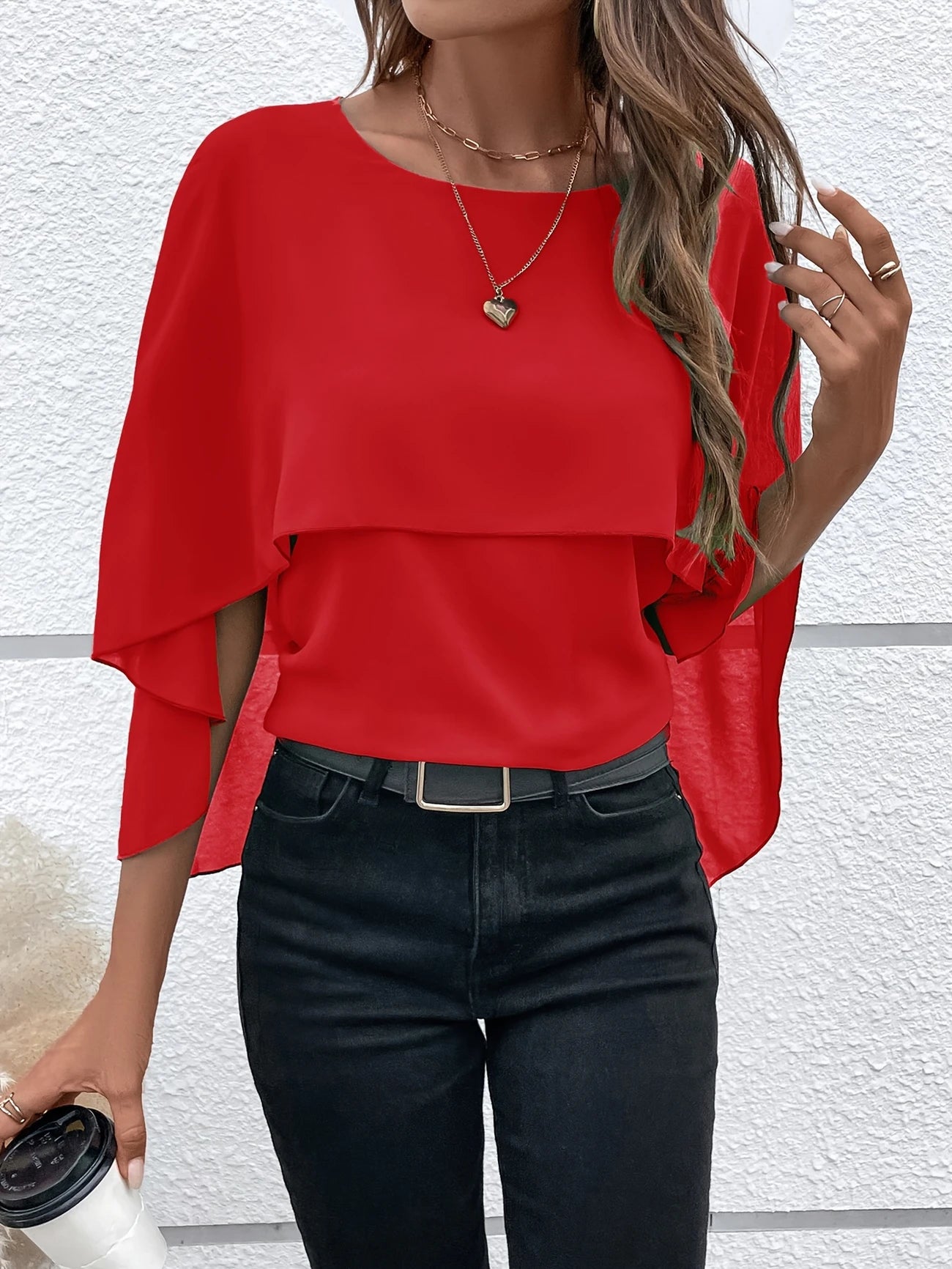 Ligne™ | Blouse Élégante à Manches Cape