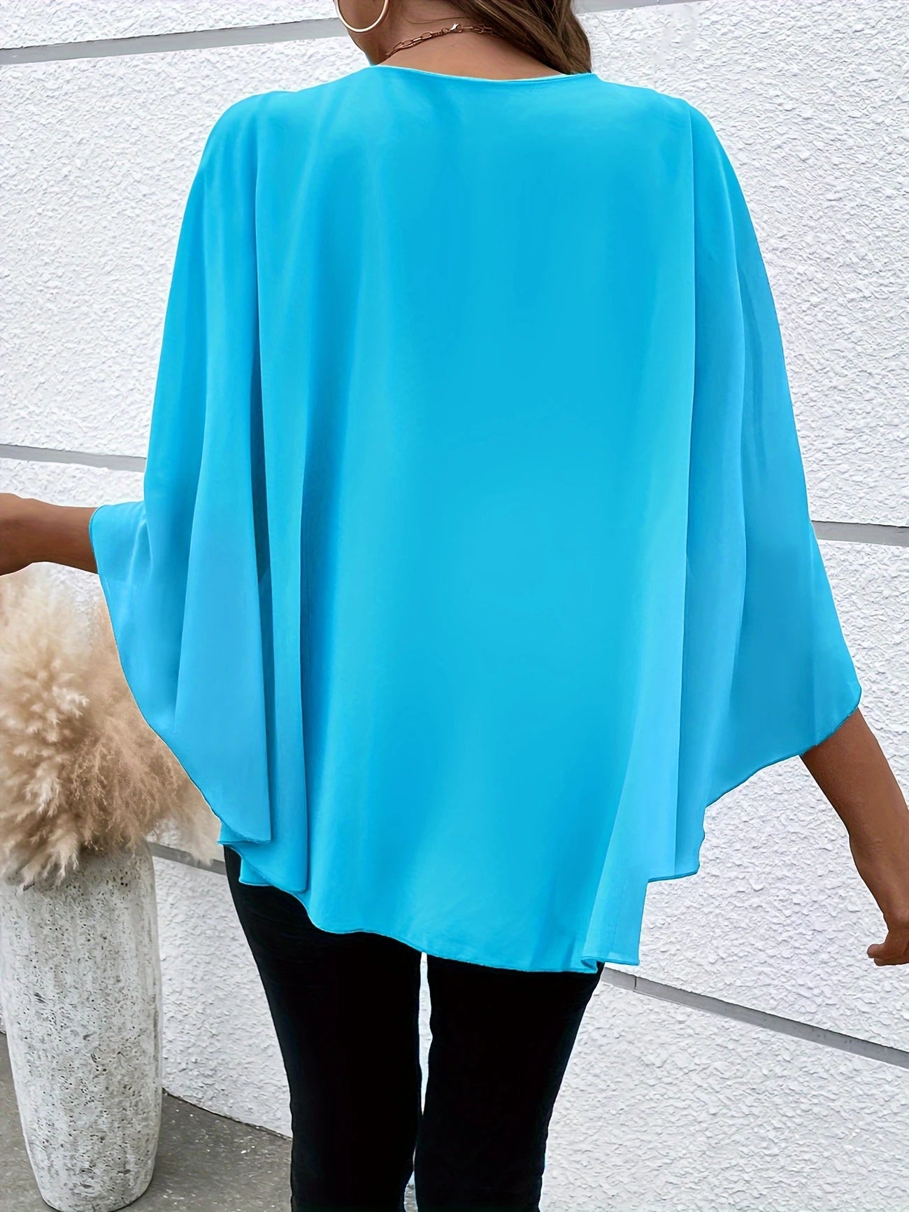Ligne™ | Blouse Élégante à Manches Cape