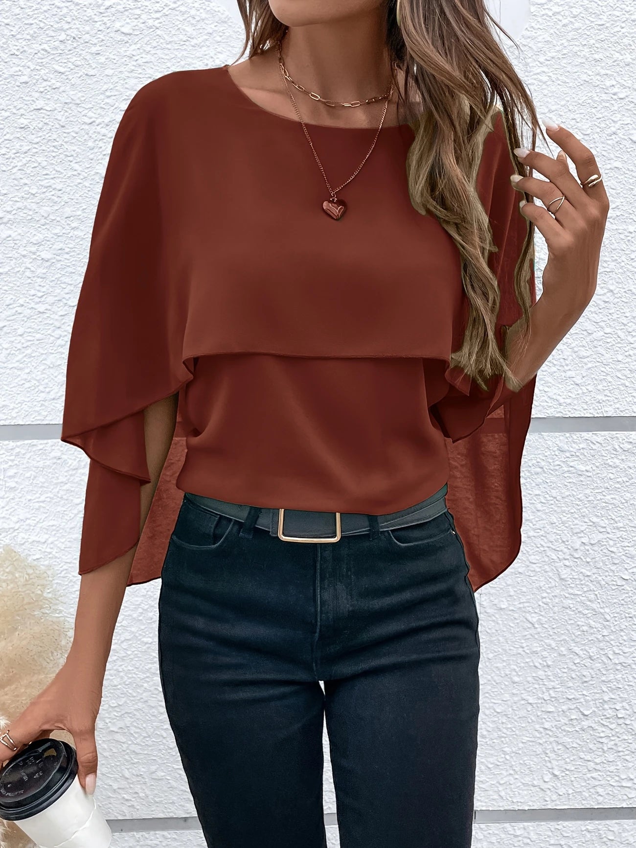 Ligne™ | Blouse Élégante à Manches Cape