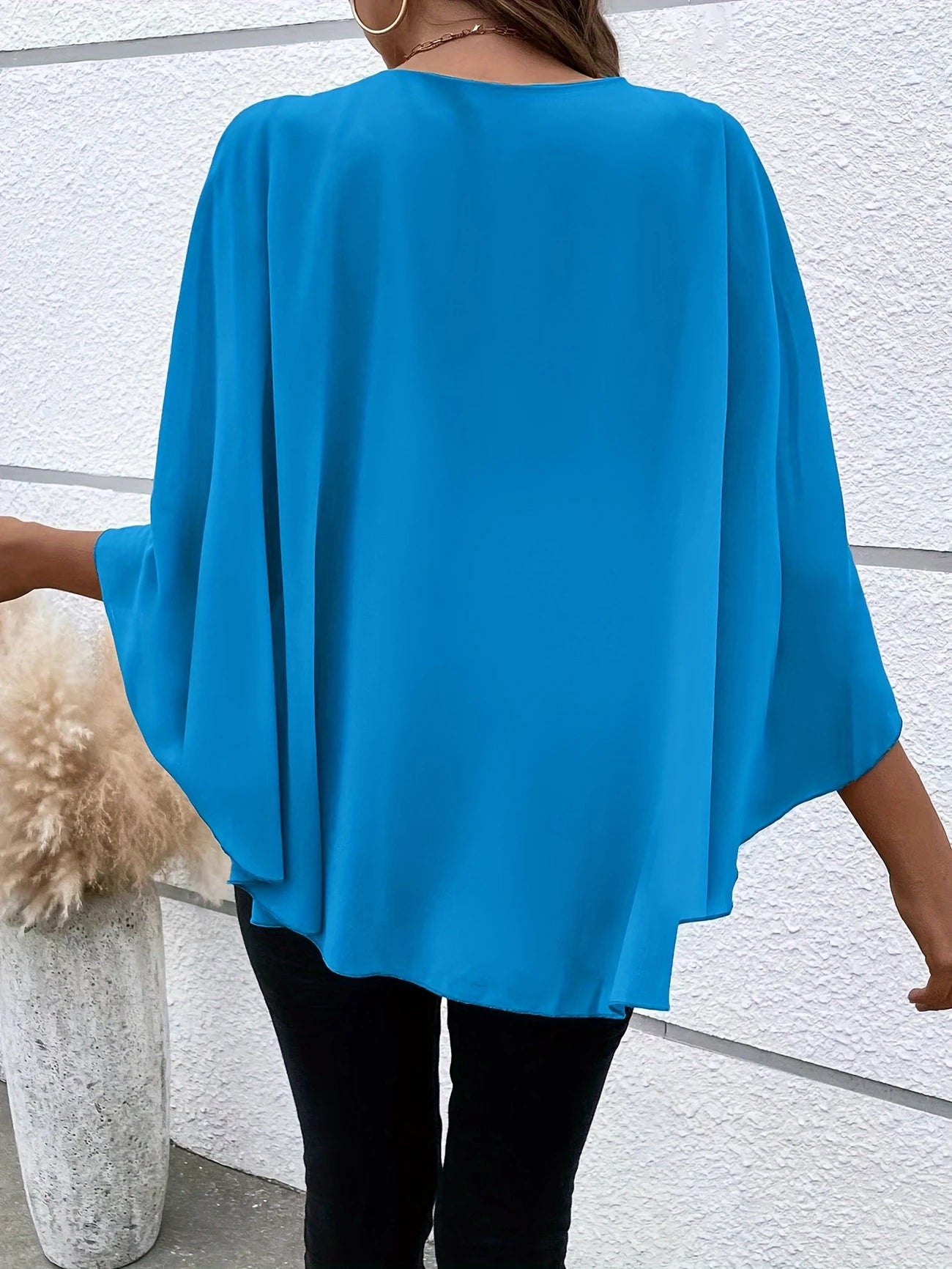 Ligne™ | Blouse Élégante à Manches Cape
