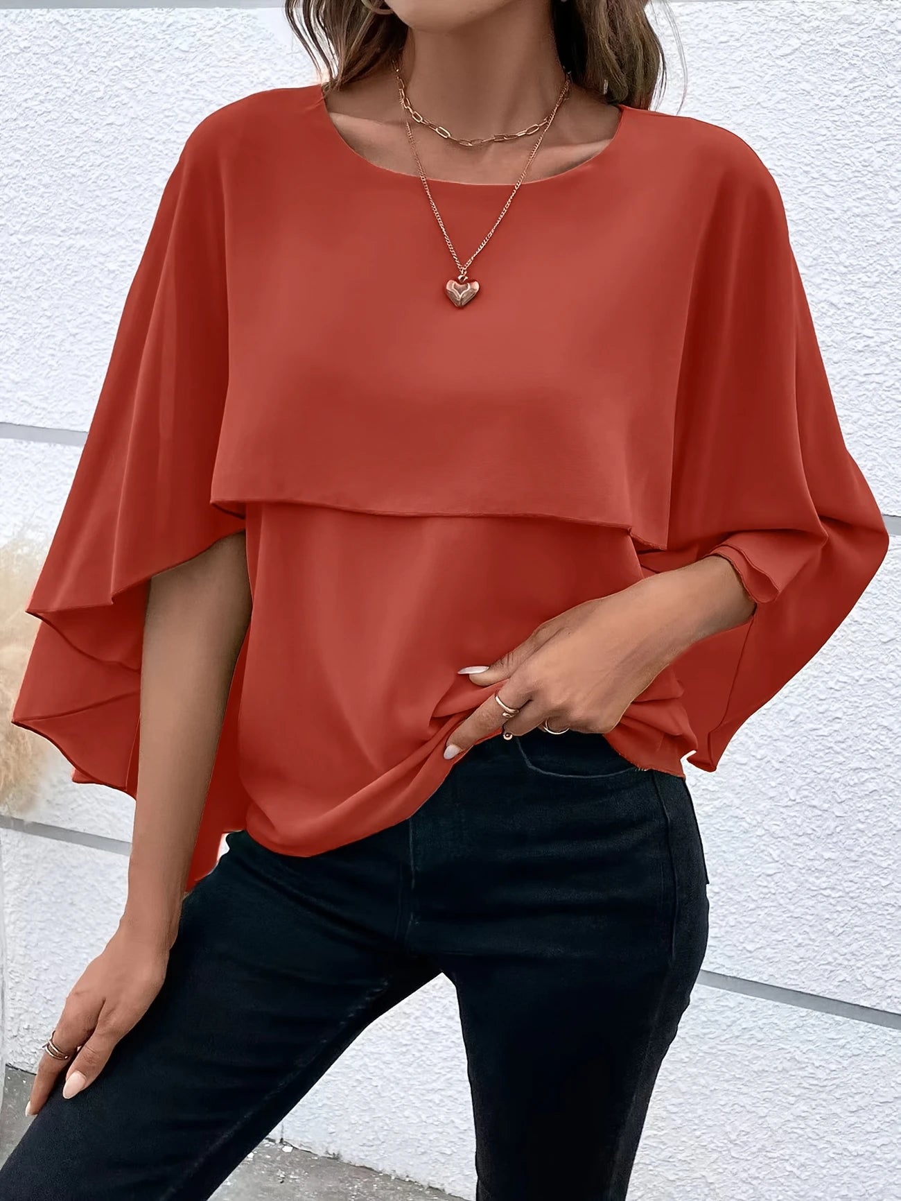 Ligne™ | Blouse Élégante à Manches Cape