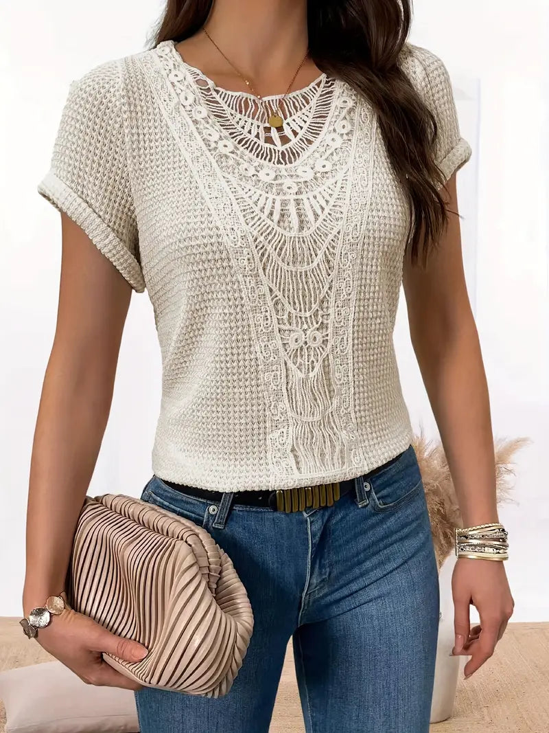 Ligne™ | T-shirt avec détails en dentelle