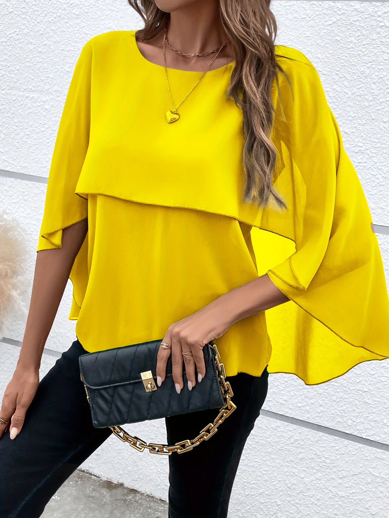 Ligne™ | Blouse Élégante à Manches Cape