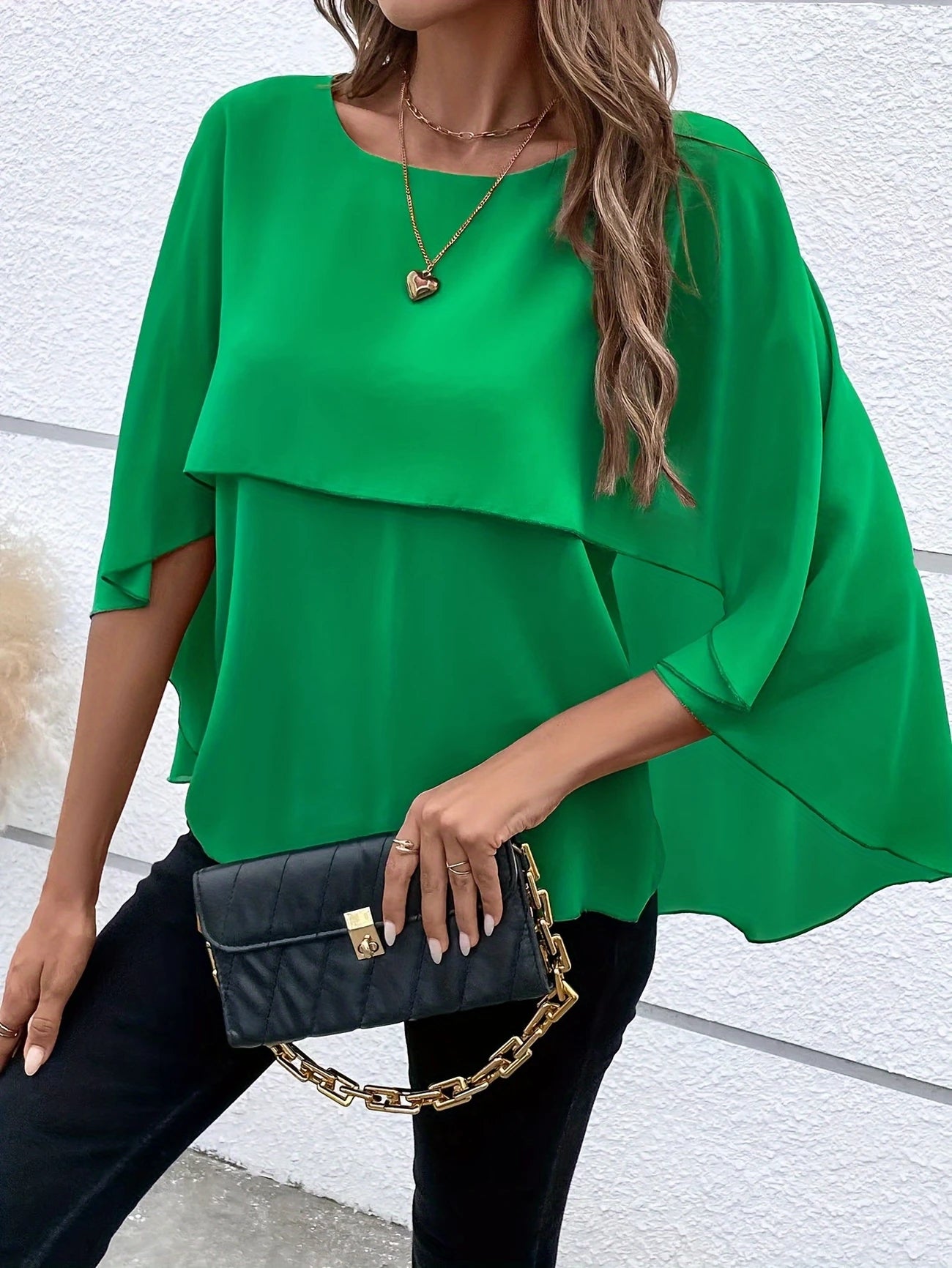 Ligne™ | Blouse Élégante à Manches Cape