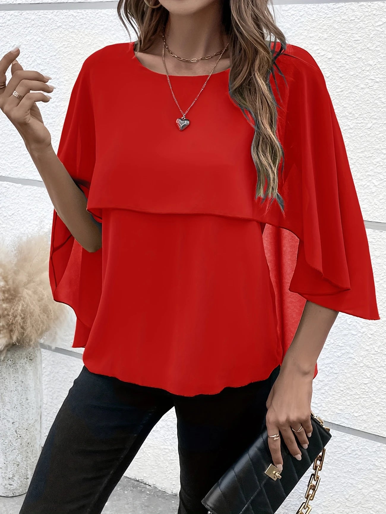 Ligne™ | Blouse Élégante à Manches Cape