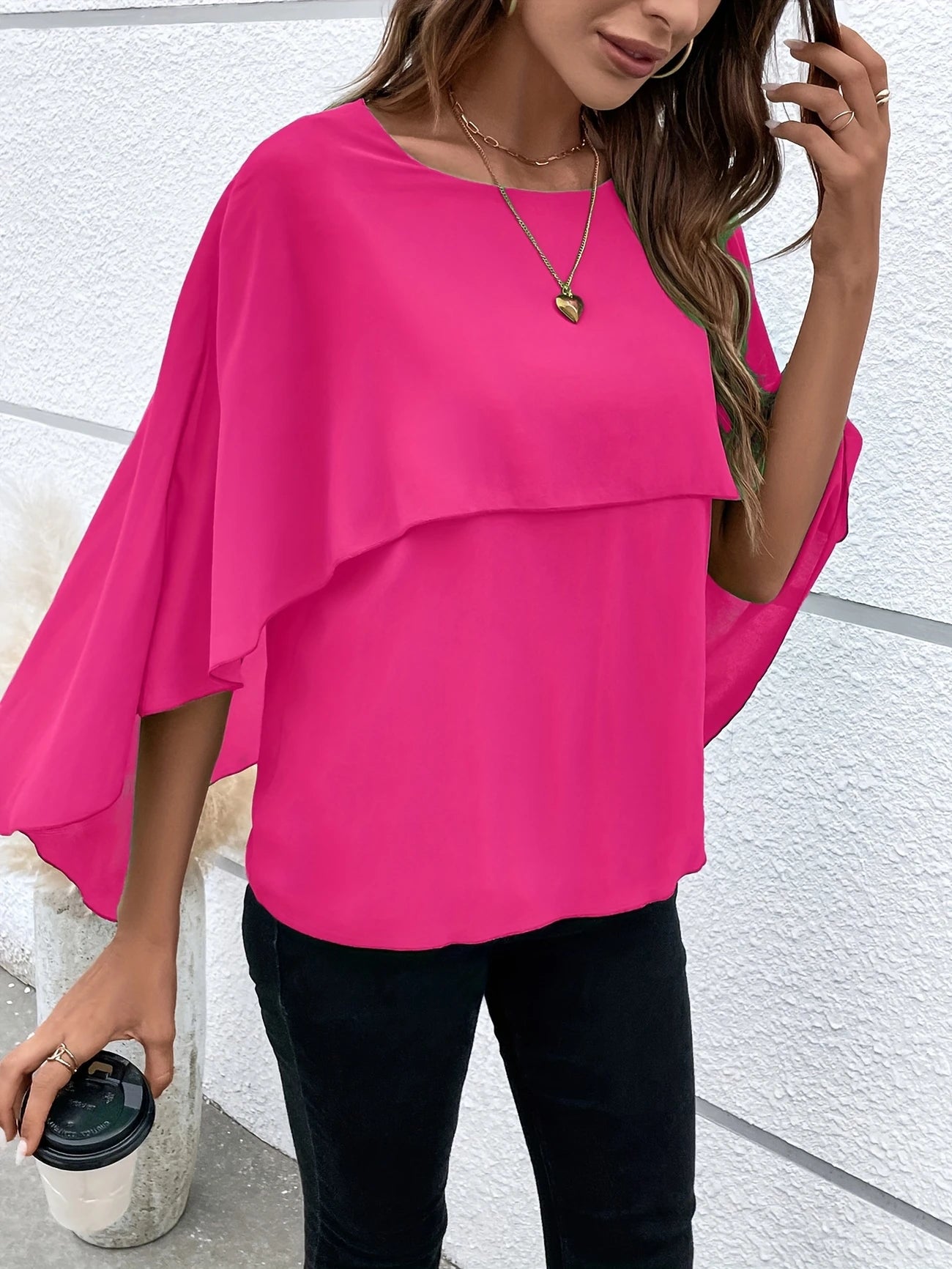Ligne™ | Blouse Élégante à Manches Cape