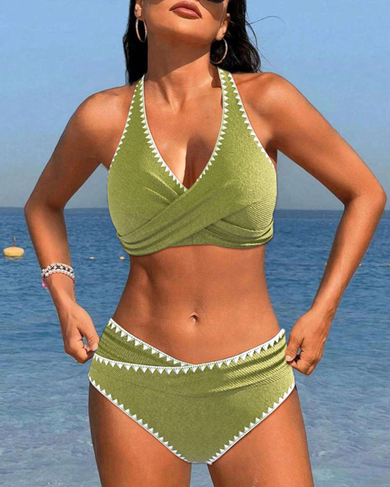 Bikini de vacances simple dos nu plissé
