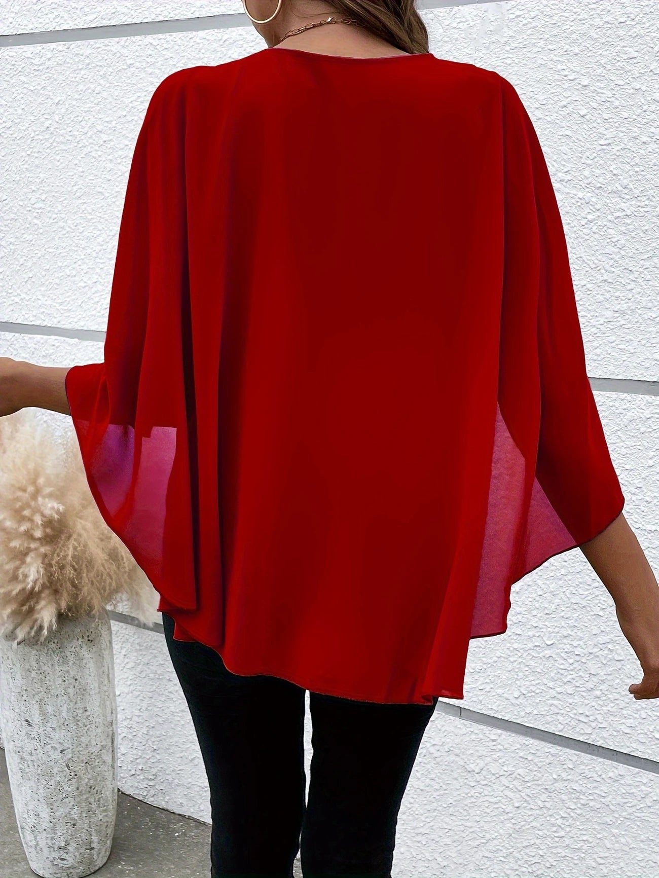 Ligne™ | Blouse Élégante à Manches Cape