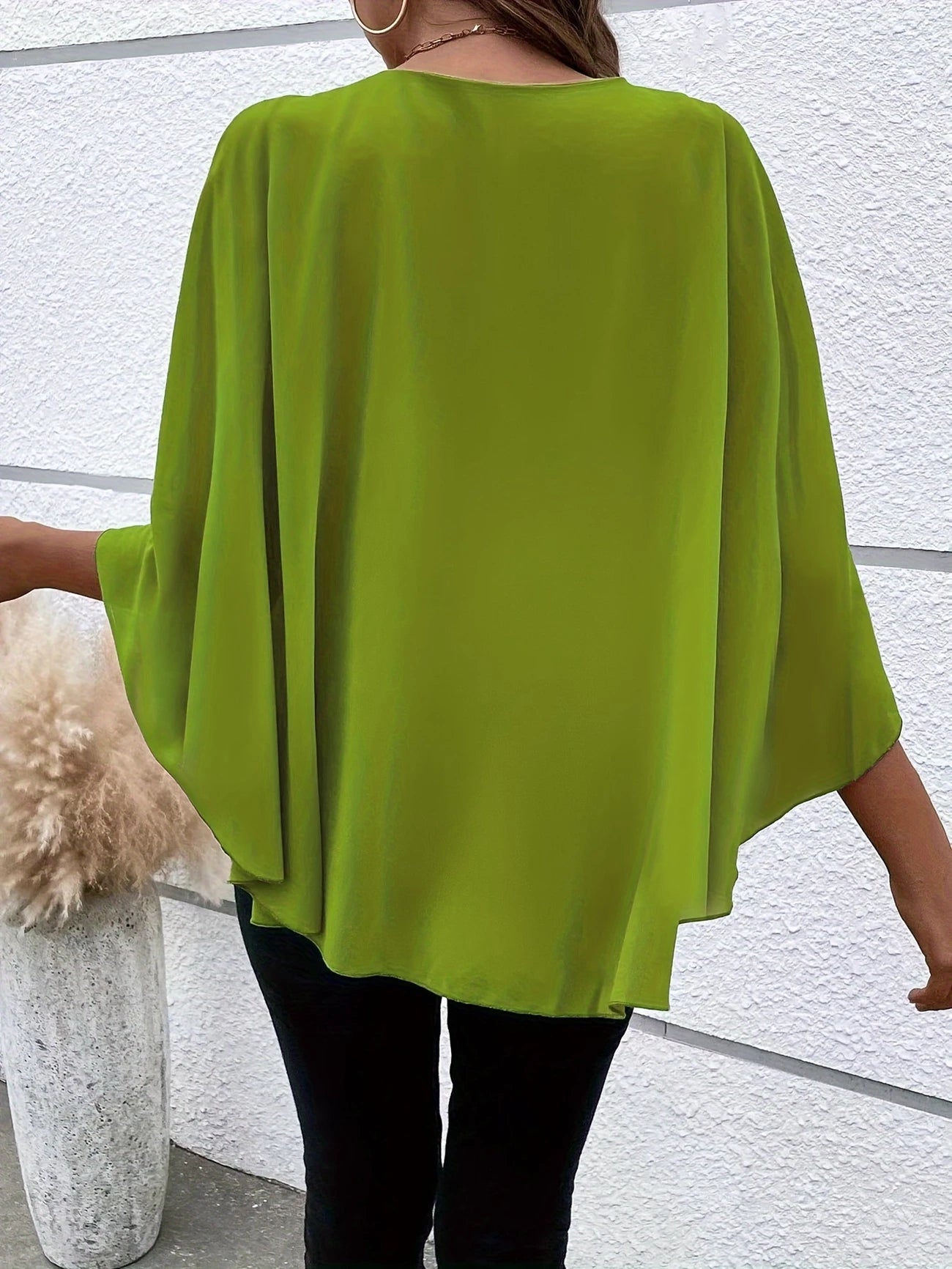 Ligne™ | Blouse Élégante à Manches Cape