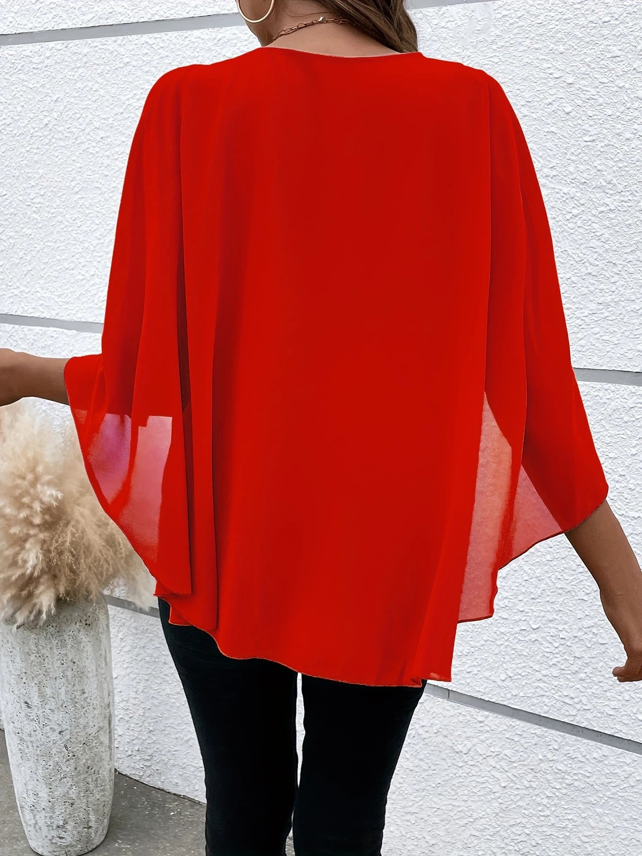 Ligne™ | Blouse Élégante à Manches Cape