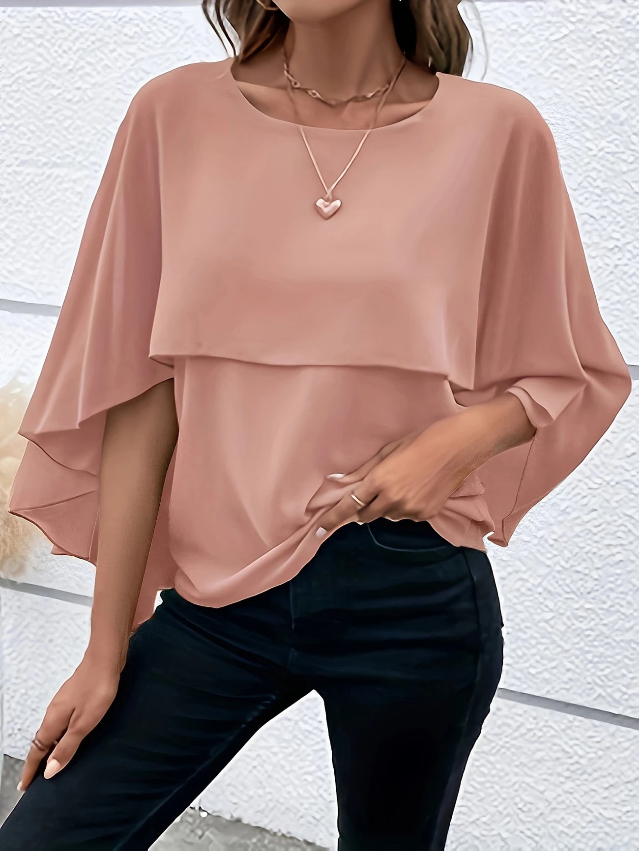 Ligne™ | Blouse Élégante à Manches Cape