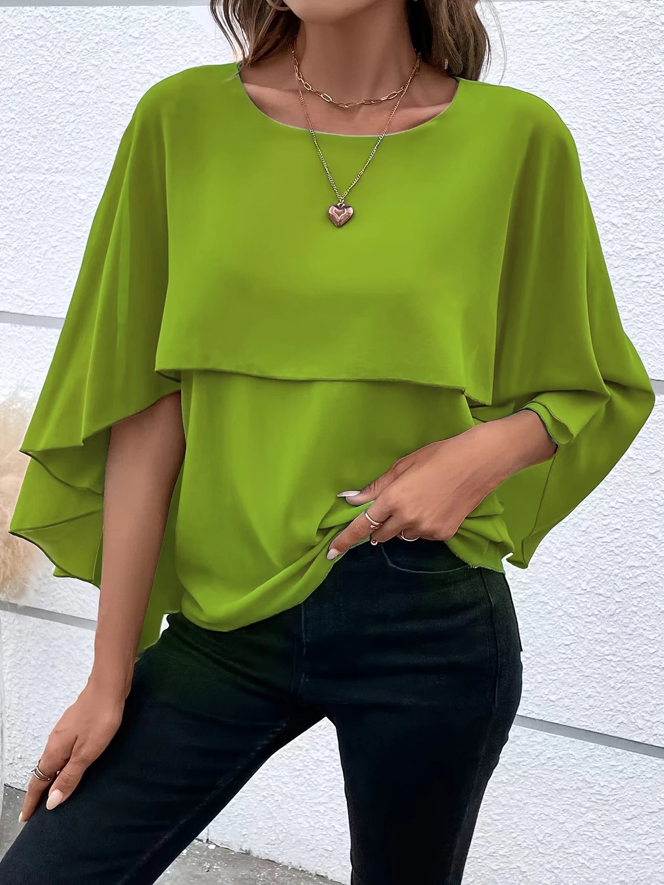 Ligne™ | Blouse Élégante à Manches Cape