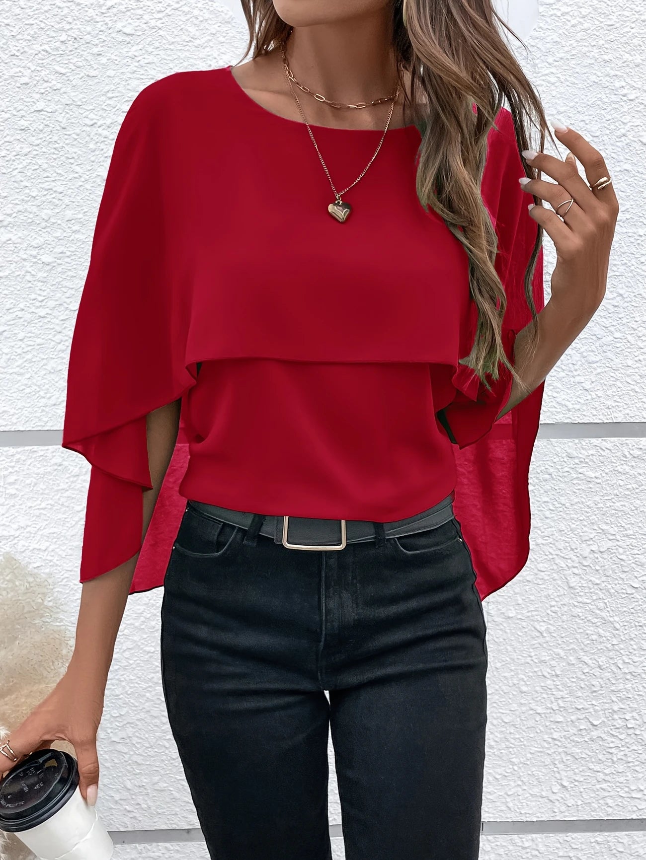 Ligne™ | Blouse Élégante à Manches Cape