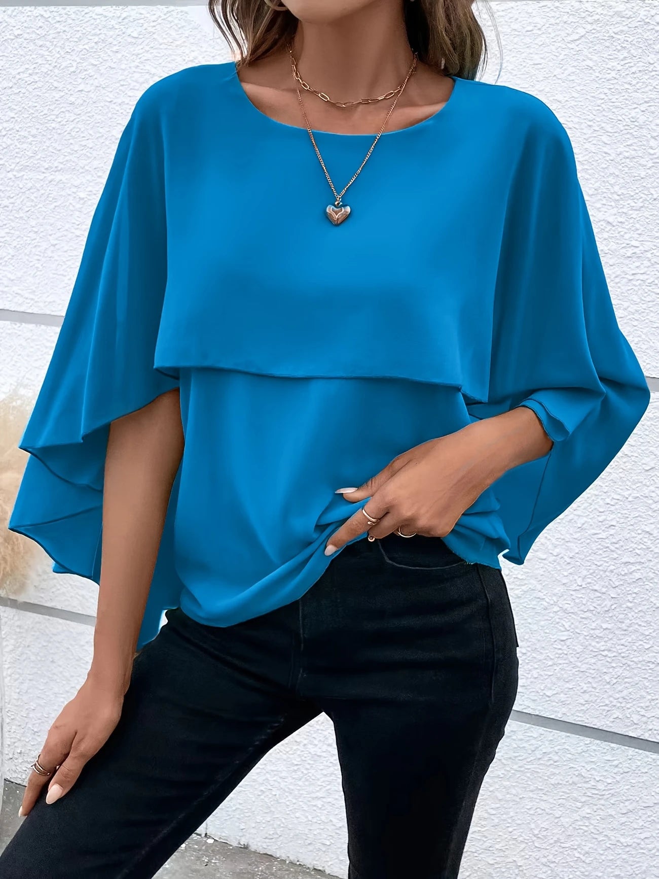 Ligne™ | Blouse Élégante à Manches Cape