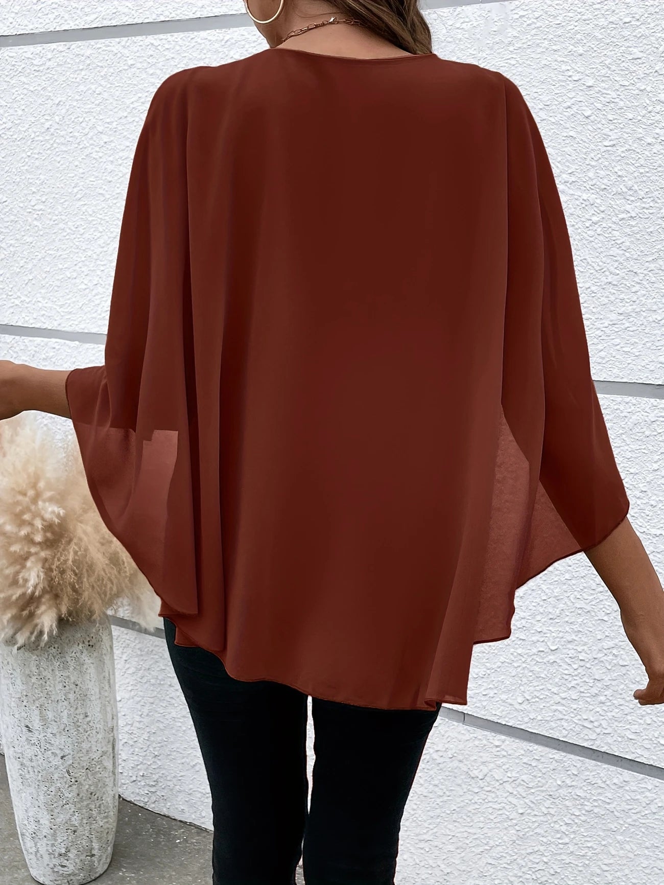 Ligne™ | Blouse Élégante à Manches Cape