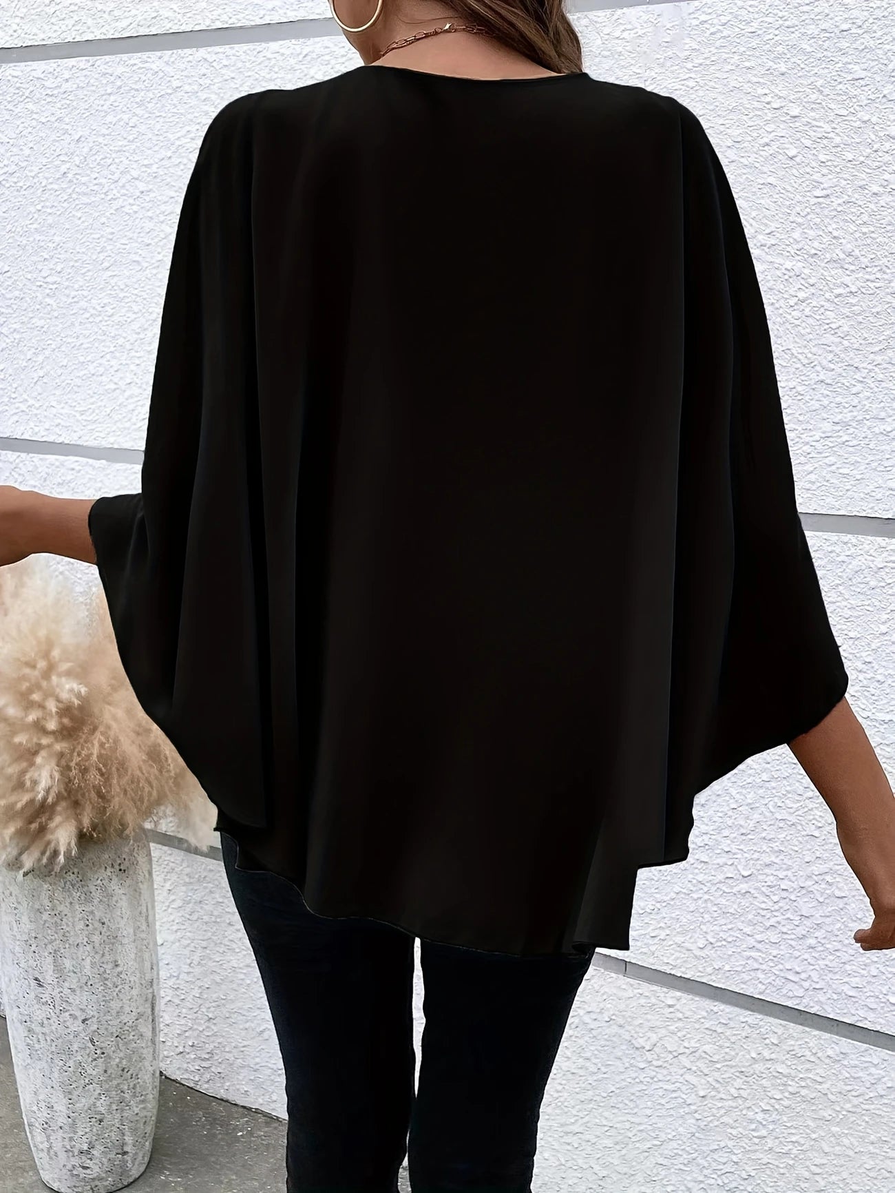 Ligne™ | Blouse Élégante à Manches Cape