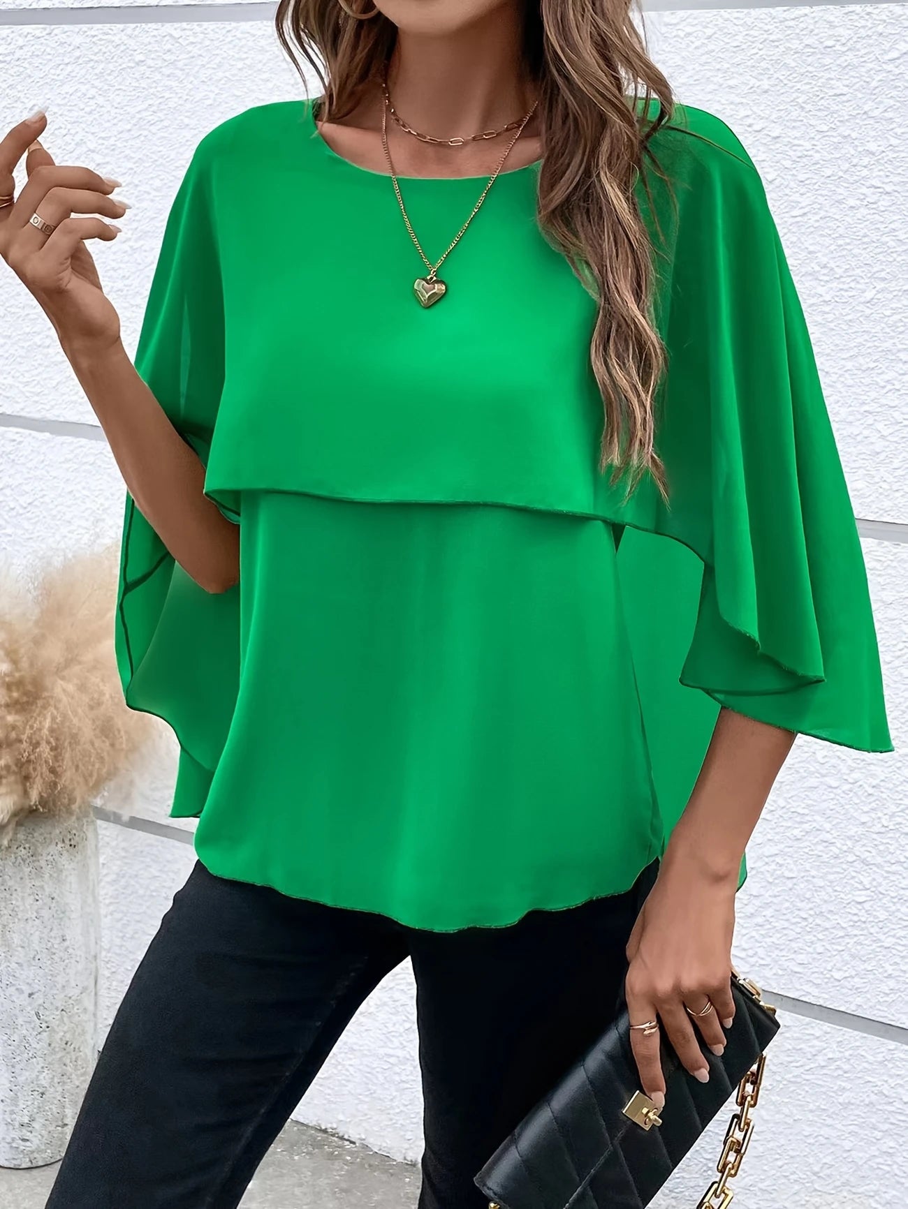 Ligne™ | Blouse Élégante à Manches Cape