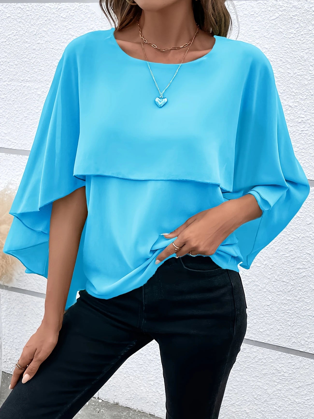 Ligne™ | Blouse Élégante à Manches Cape