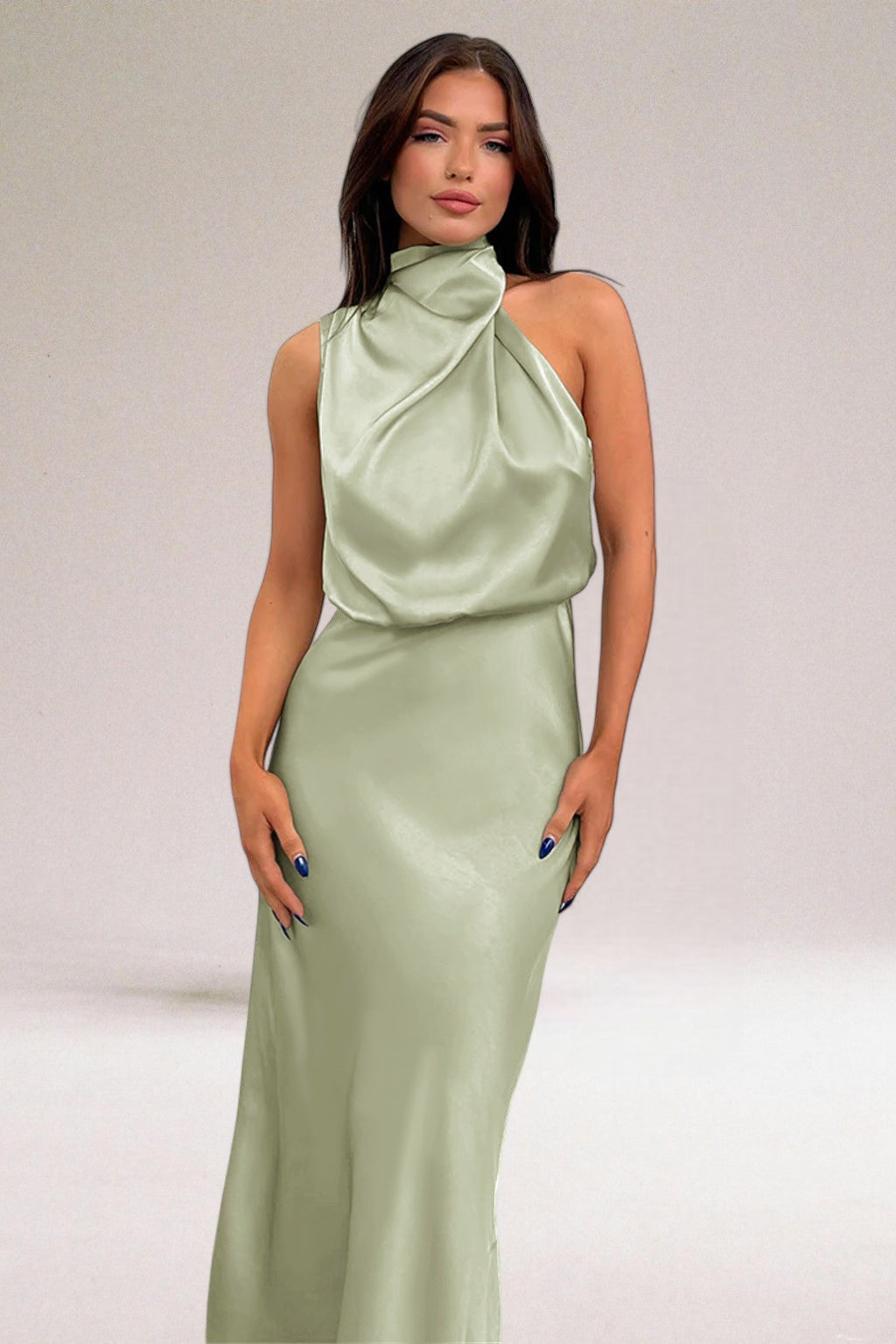 Ligne™ | Robe Satin Élégance avec Décolleté Licou