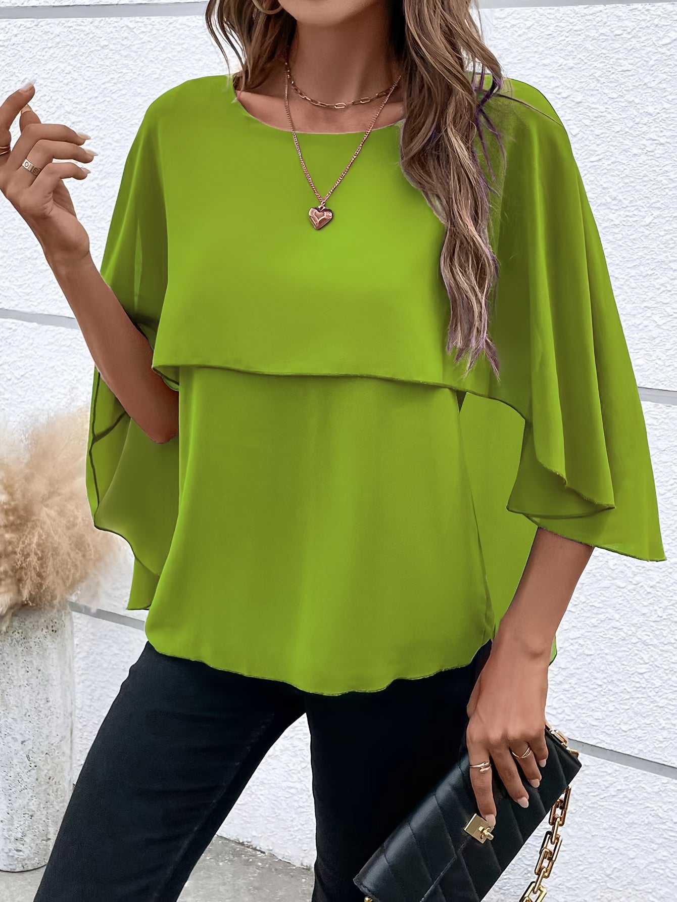 Ligne™ | Blouse Élégante à Manches Cape