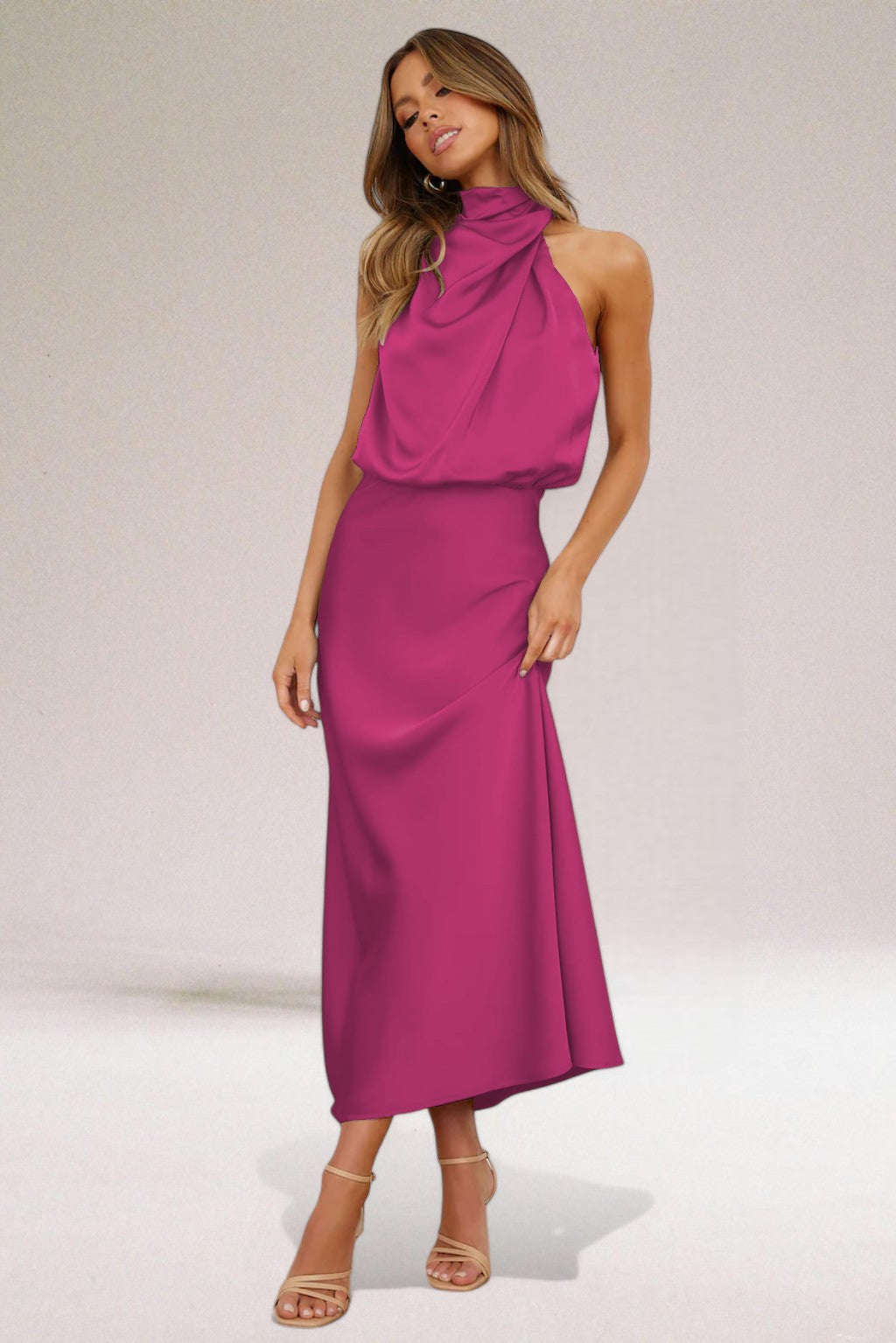 Ligne™ | Robe Satin Élégance avec Décolleté Licou