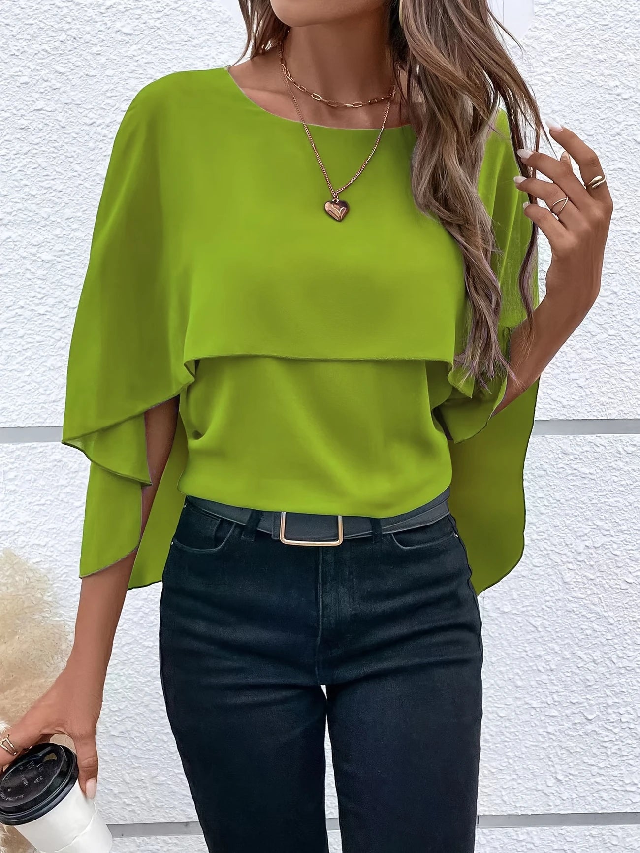 Ligne™ | Blouse Élégante à Manches Cape