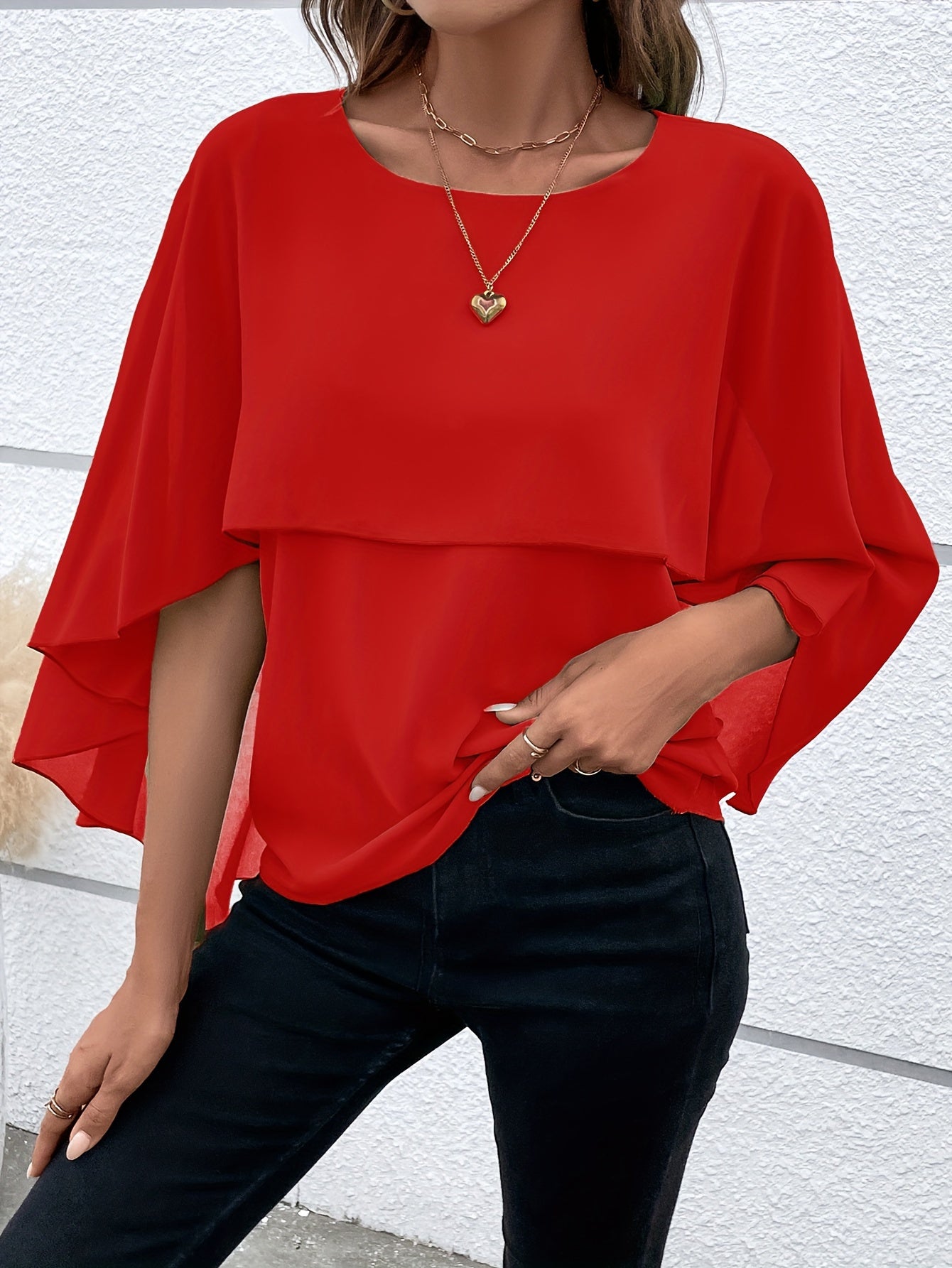 Ligne™ | Blouse Élégante à Manches Cape